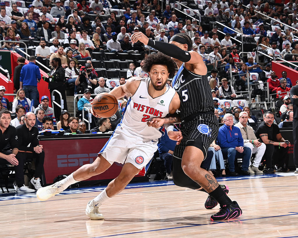 坎宁安27+6+11班凯罗18+6+8 活塞胜魔术总分扳成1-1